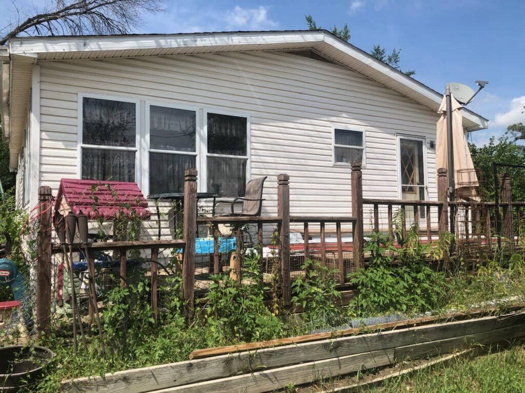 What Conditions Apply to Free Mobile Home Removal Services
